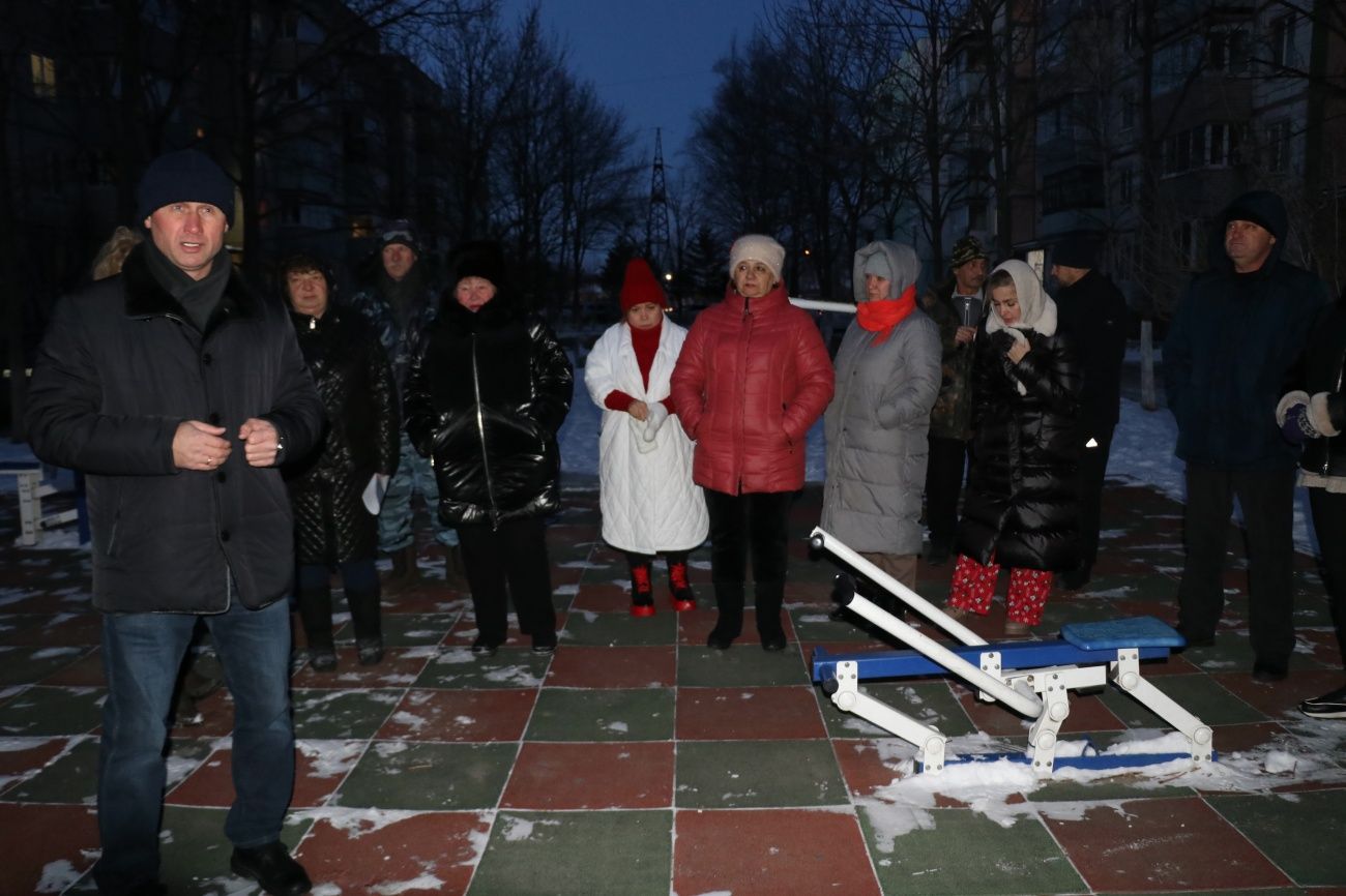 Благодаря депутатской поддержке, летом следующего года преобразится дворовая  территория двух многоквартирных домов